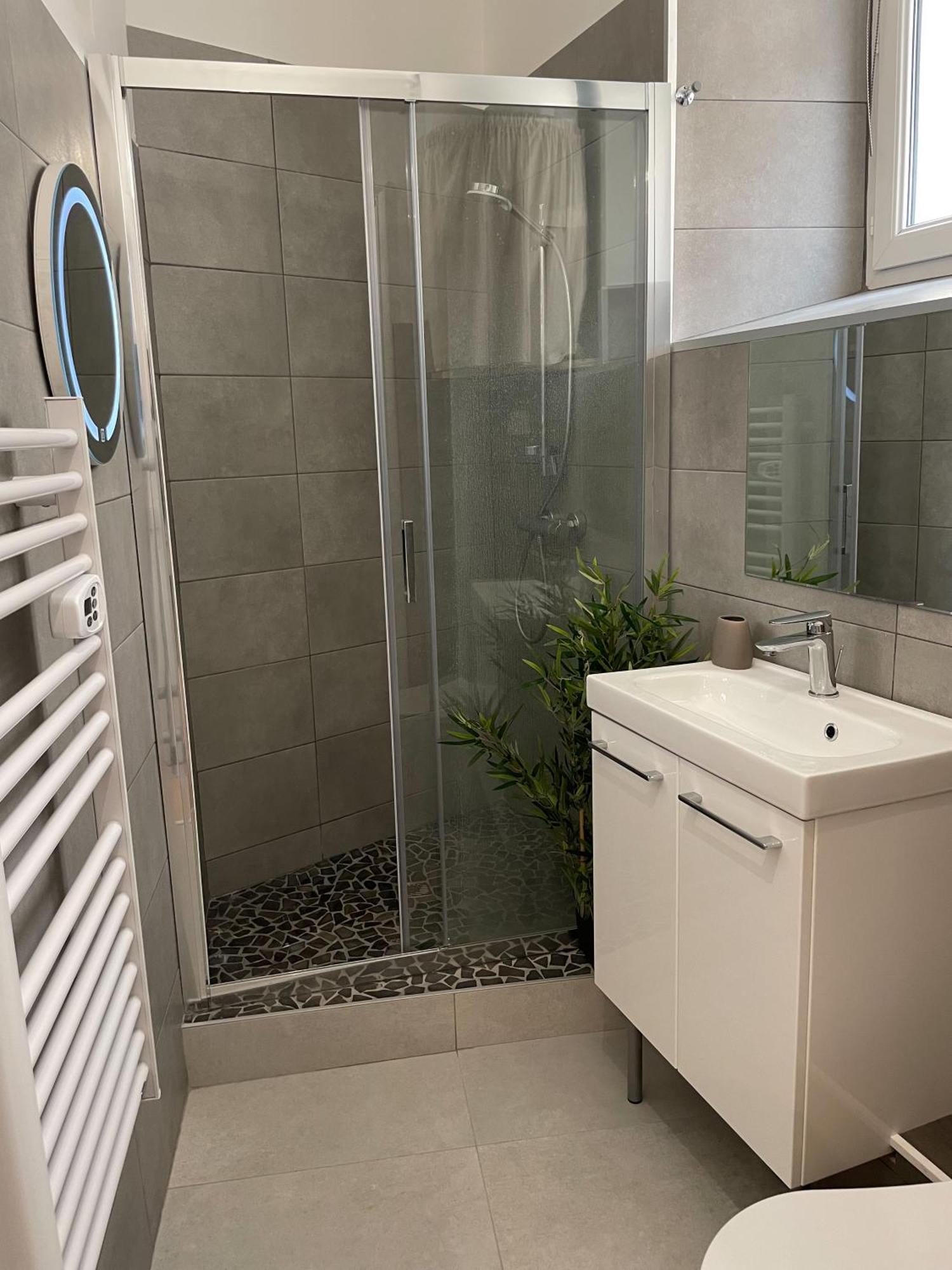 Escapade Ardechoise - Parking Gratuit - Chateau A 2 Pas Aubenas Ngoại thất bức ảnh