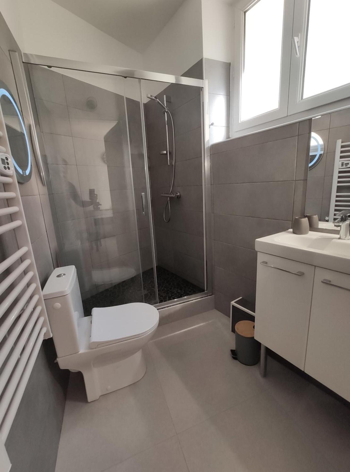 Escapade Ardechoise - Parking Gratuit - Chateau A 2 Pas Aubenas Phòng bức ảnh